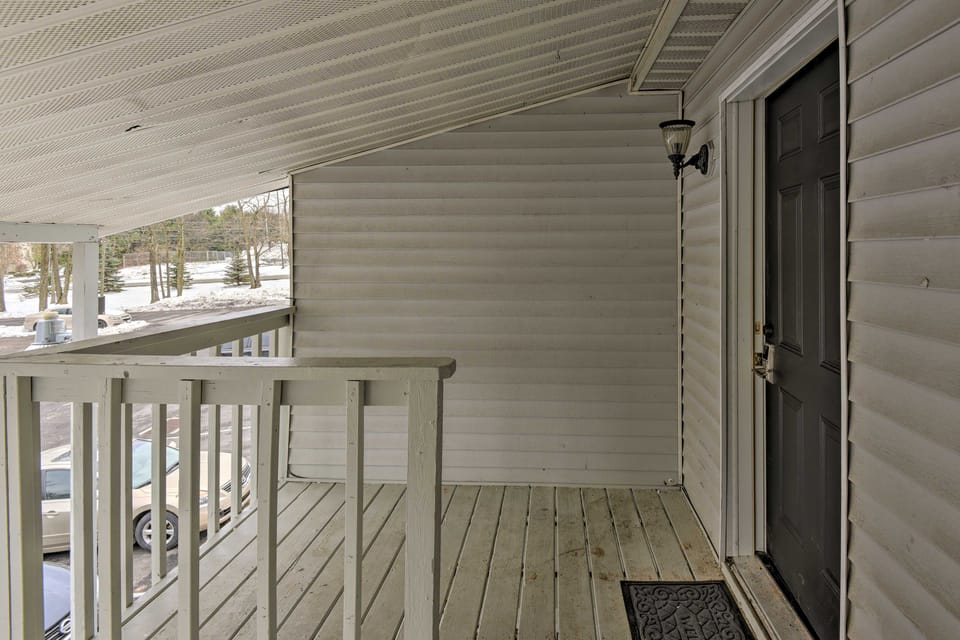 Near Mt Airy Casino: Mount Pocono Condo w/ Balcony Apartment in Mount Pocono