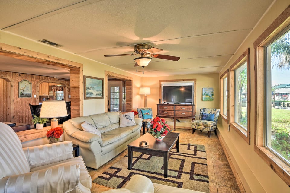 St Johns River Canal Home w/ Grill! House in Florida