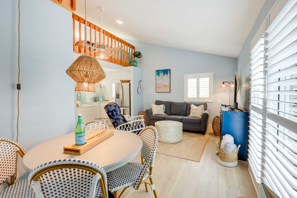 Tropical Cottage < 2 Mi to Hobe Sound Beach! Cottage in Hobe Sound