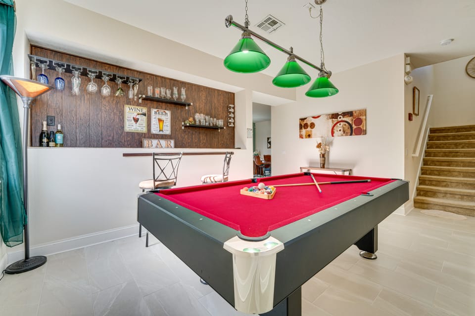 Backyard Oasis & Games: Davenport Magic Stay! House in Four Corners