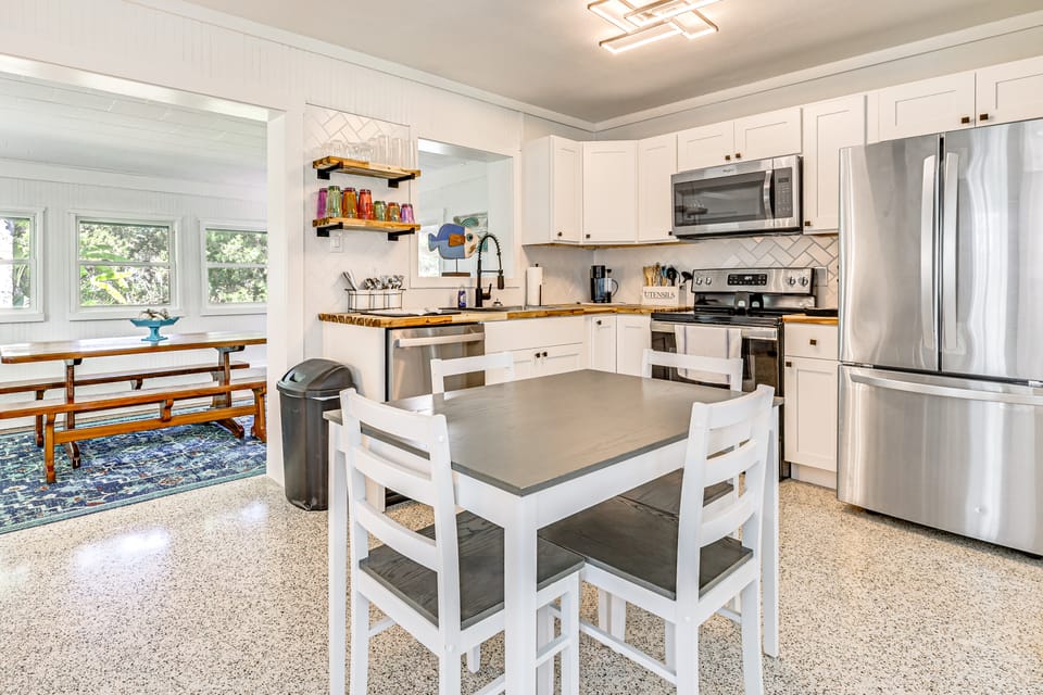 Walk to Crystal River: Home w/ Lanai & Yard! House in Crystal River
