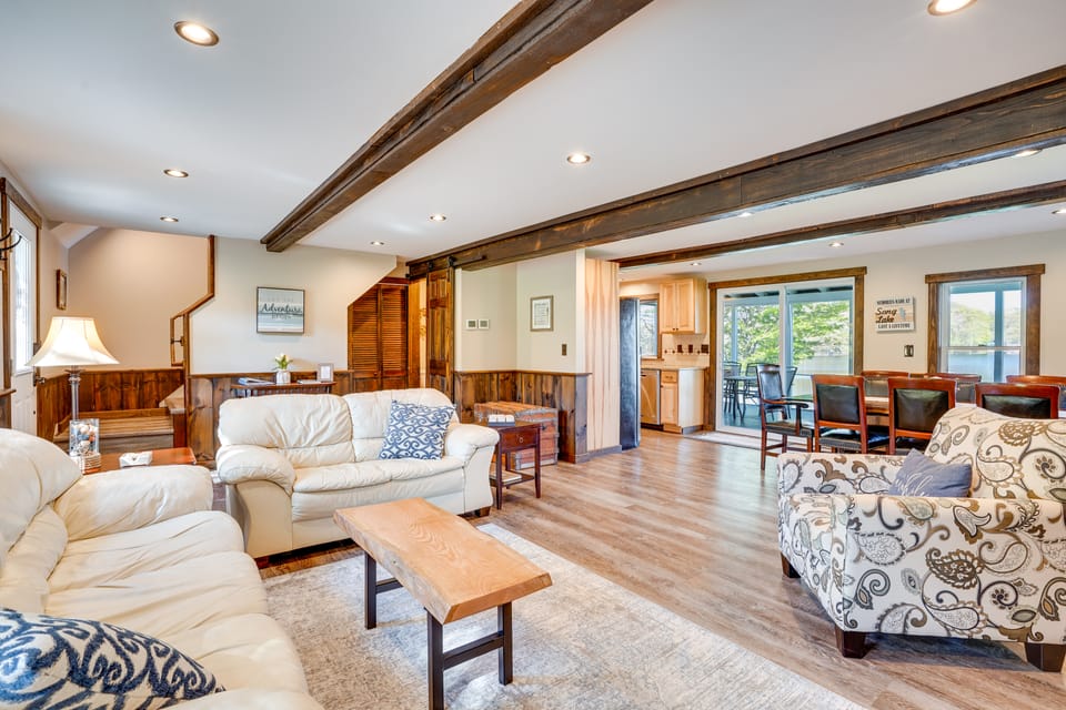 Family Friendly! Lakefront Tully Getaway w/ Porch House in New York