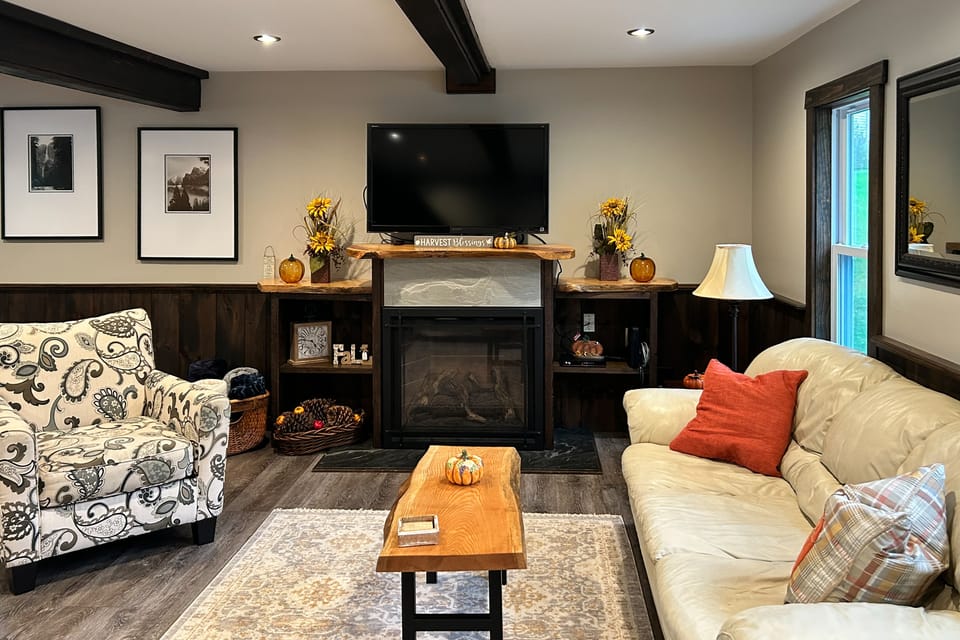 Tully Escape | 10 Min to Song Mountain Skiing House in New York