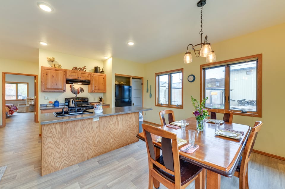 Spacious Home 10 Minutes to Ten Sleep Canyon! House in Wyoming