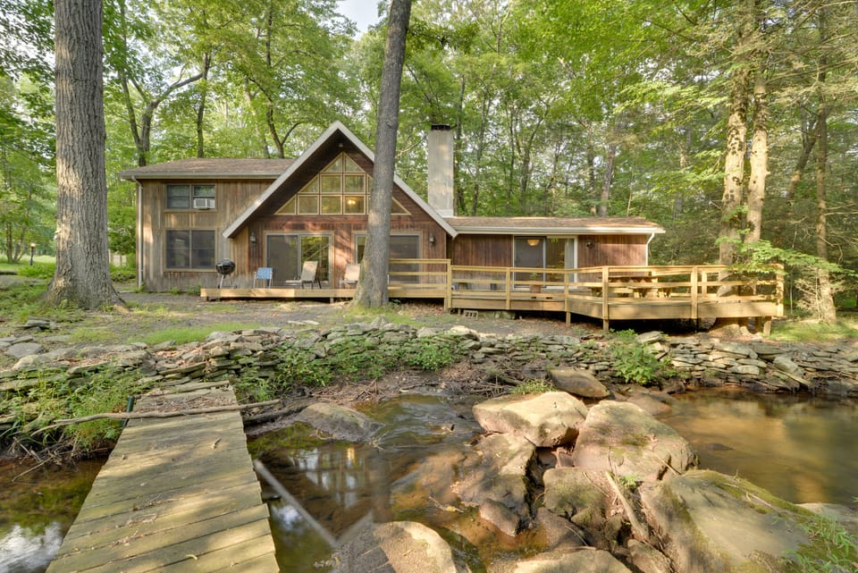 Secluded Stroudsburg Home - 5 Mi to Ski Resort House in Pocono Mountains