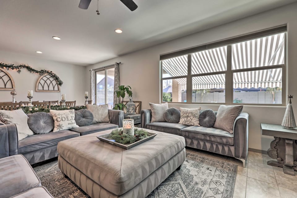 Pool, Hot Tub! San Tan Valley Snowbird Getaway House in San Tan Valley