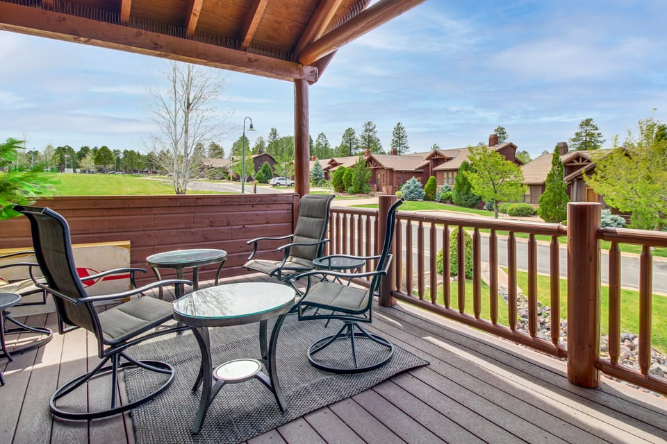 Hike & Explore: Show Low Gem w/ Deck & Grill! Apartment in Show Low