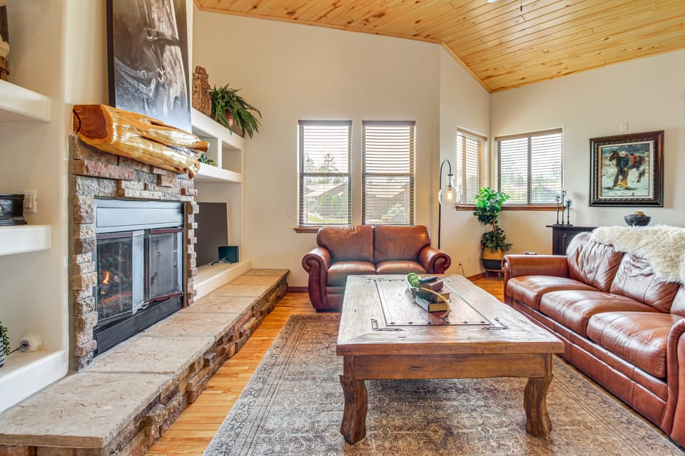Hike & Explore: Show Low Gem w/ Deck & Grill! Apartment in Show Low