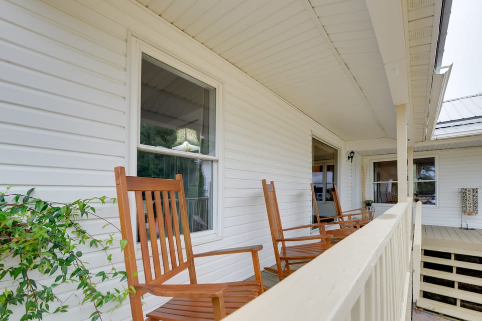 Sweet Southern Pines Abode w/ Yard & Covered Porch House in Southern Pines