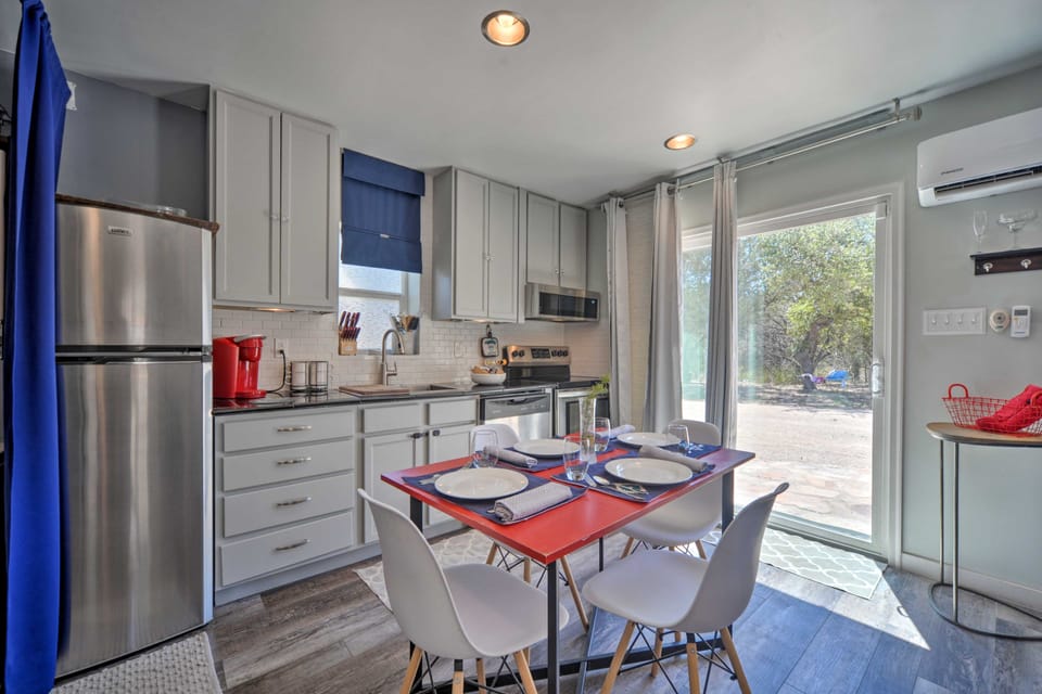 Family Friendly Hill Country Home: 13 Mi to Lake! Apartment in New Braunfels