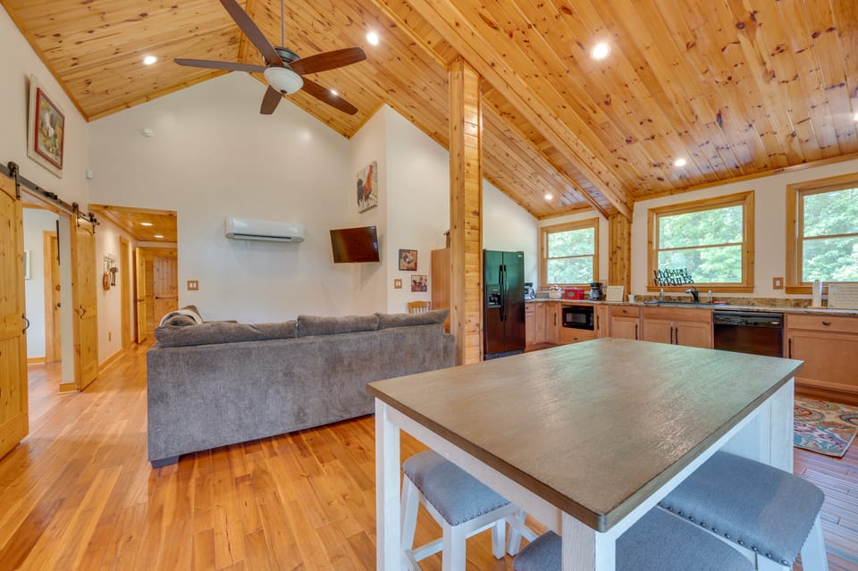 Pet-Friendly Dry Branch Ranch Vacation Rental! Apartment in Georgia