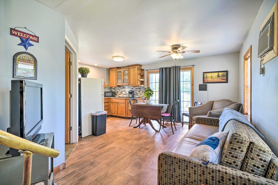'The Rockhouse Cottage' with Deck on Tulsa Farm! Cottage in Tulsa