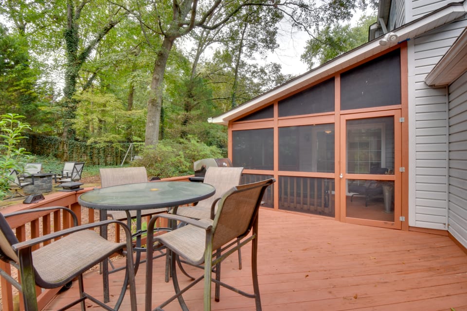 Modern Home w/ Yard + Deck, 1 Mi to Clemson U! House in Clemson