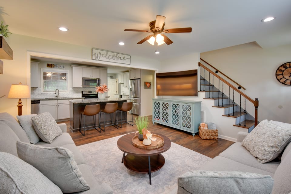 Modern Home w/ Yard + Deck, 1 Mi to Clemson U! House in Clemson