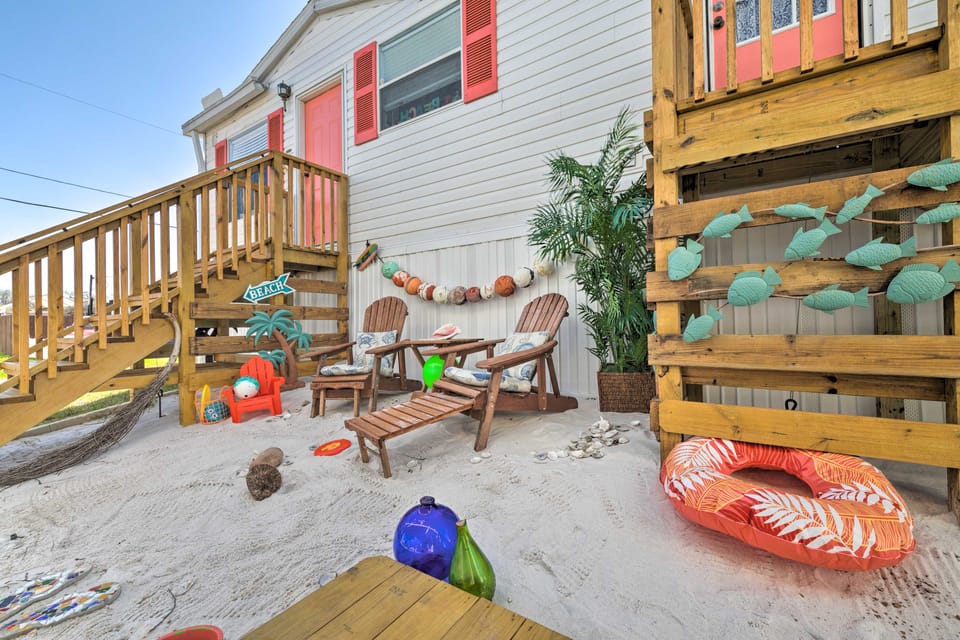 Elevated Deck! Fun-Filled Homosassa River Home House in Homosassa