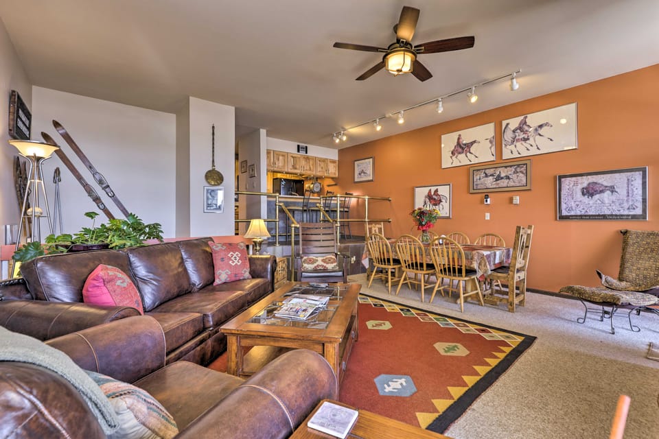 Cozy Condo w/ View, Walk to Steamboat Ski Resort! Apartment in Steamboat Springs