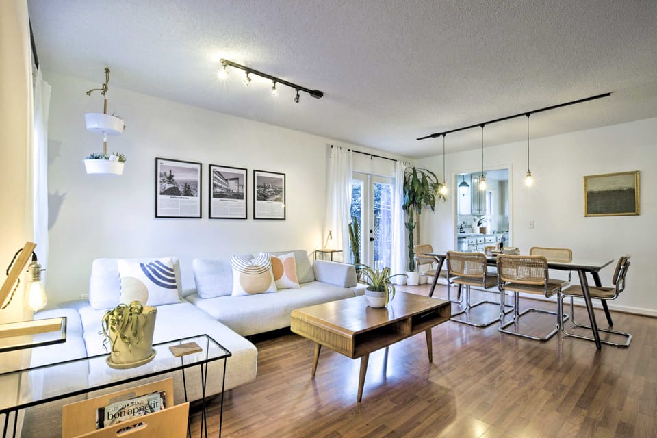 Home with Outdoor Oasis in Downtown Raleigh! House in Raleigh