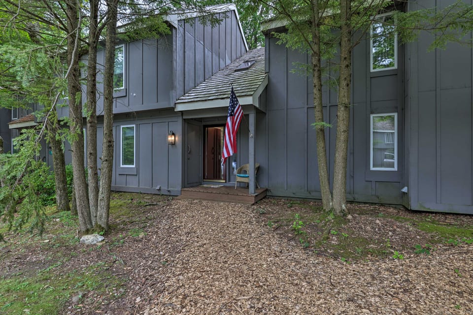 Quiet Mountain Retreat | Lake Harmony | Fireplace Apartment in Kidder Township