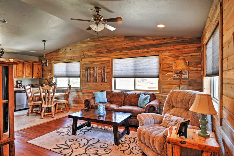 Pagosa Springs Escape w/ Deck, Hot Tub & Grill! Apartment in Colorado