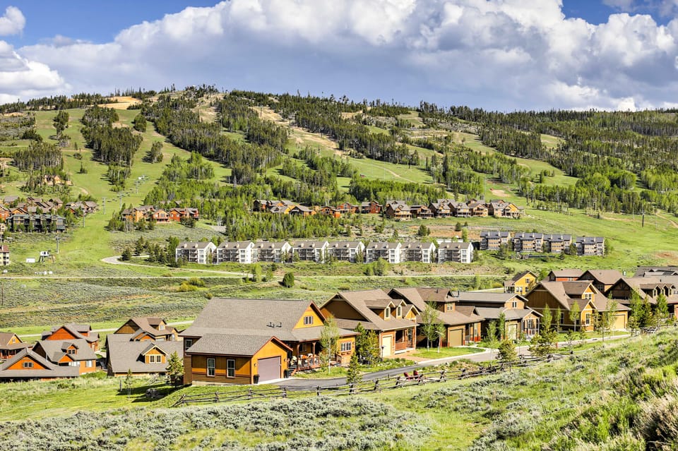 Ski, Soak & Explore! Granby Getaway w/ Mtn Views Apartment in Granby