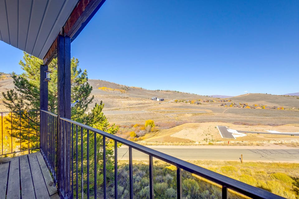 Ski, Soak & Explore! Granby Getaway w/ Mtn Views Apartment in Granby