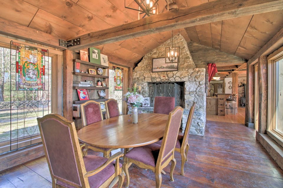 Timeless Red Sox Retreat w/ Scenic Mountain Views! House in Vermont