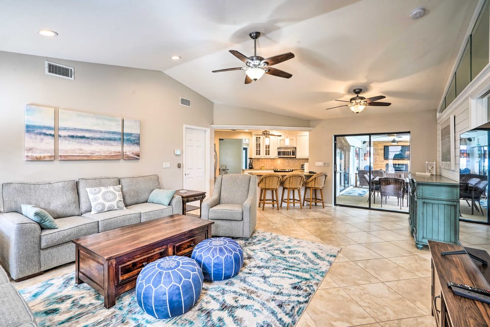 Screened-In Private Pool: Waterfront Home House in Cape Coral