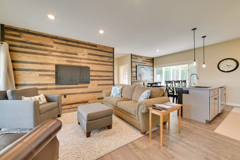 Beachfront De Tour Village Townhome w/ Patio! Apartment in Michigan