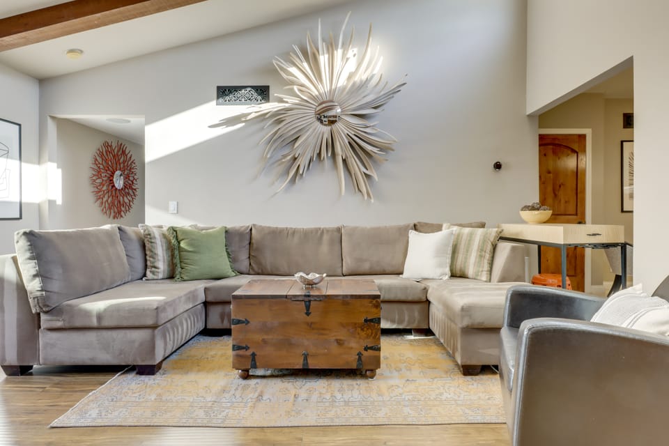 Dtwn Palm Springs Condo: BBQ, Pool, Fire Pit, etc! Apartment in Palm Springs