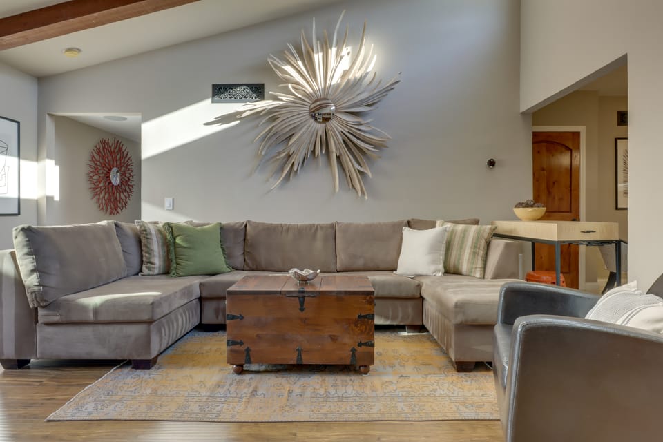 Dtwn Palm Springs Condo: BBQ, Pool, Fire Pit, etc! Apartment in Palm Springs