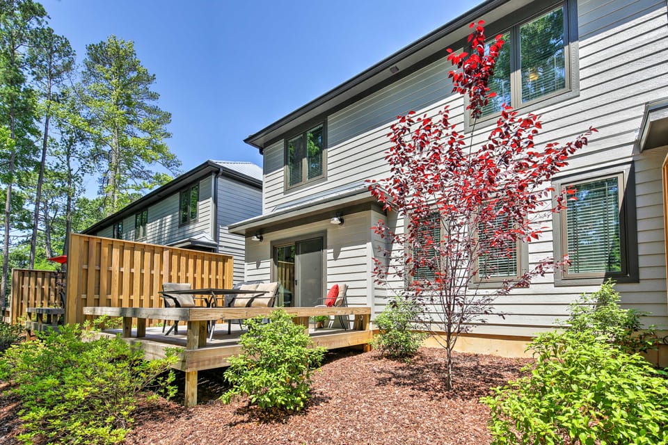 Downtown Townhome; Walk to Dine & Shop on Broad St Apartment in Southern Pines