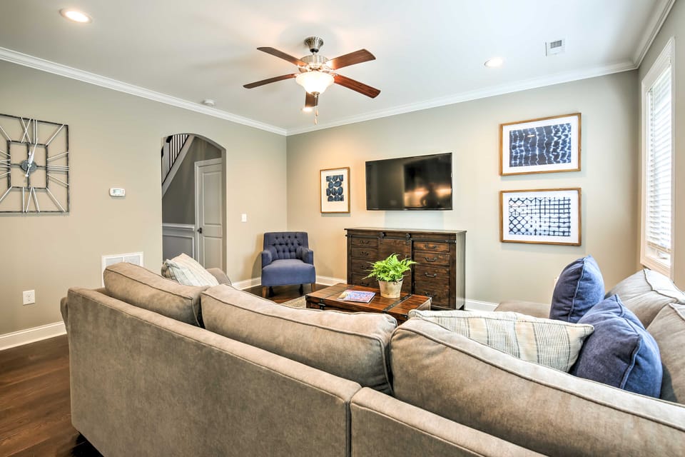 Downtown Townhome; Walk to Dine & Shop on Broad St Apartment in Southern Pines