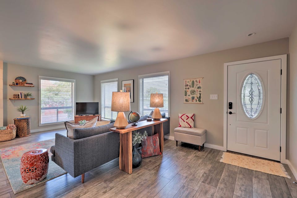Red Rock Views: Modern Sedona Home House in Sedona