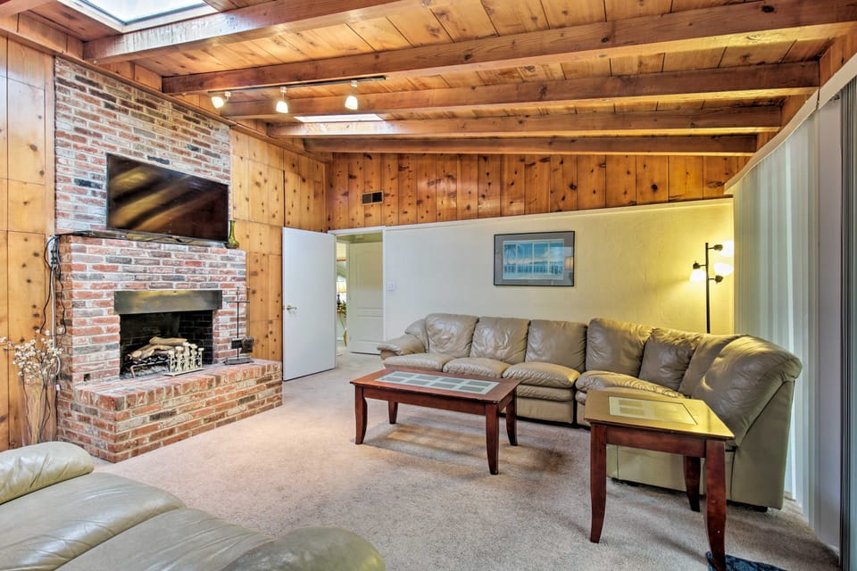 Walk to La Jolla Beach: Expansive 2-Home Escape! House in La Jolla Shores