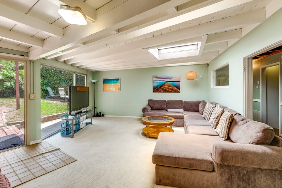 Walk to the Beach! Spacious 6BR La Jolla Home House in La Jolla Shores