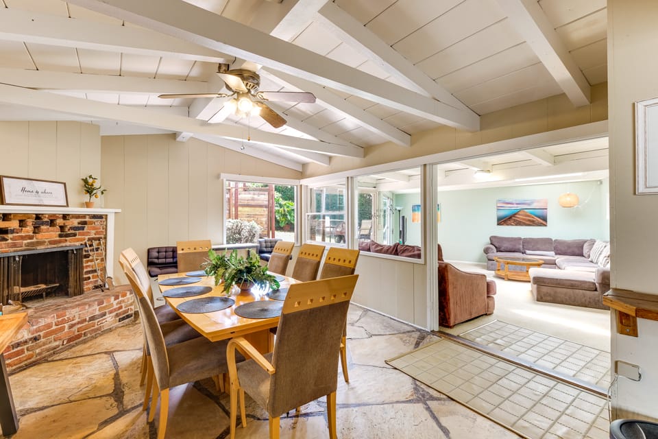 Walk to the Beach! Spacious 6BR La Jolla Home House in La Jolla Shores