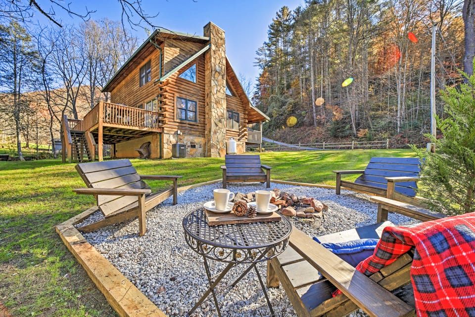 Creekside Bryson City Cabin w/ Private Hot Tub House in Swain County