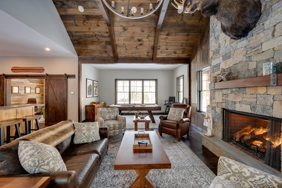 Walk to Loon Mtn Lift: Luxe Family Home w/ Hot Tub House in Woodstock