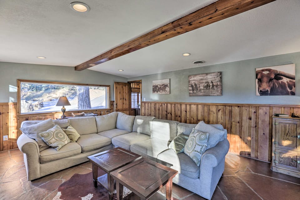 'Wildmanor Ranch' Near Red Rocks w/ Hot Tub! House in Colorado