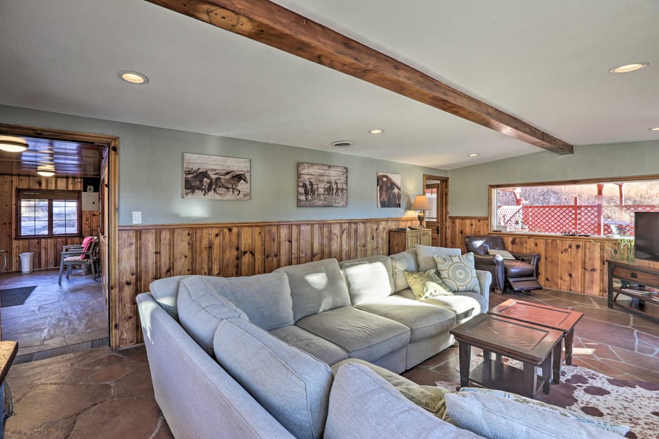 'Wildmanor Ranch' Near Red Rocks w/ Hot Tub! House in Colorado