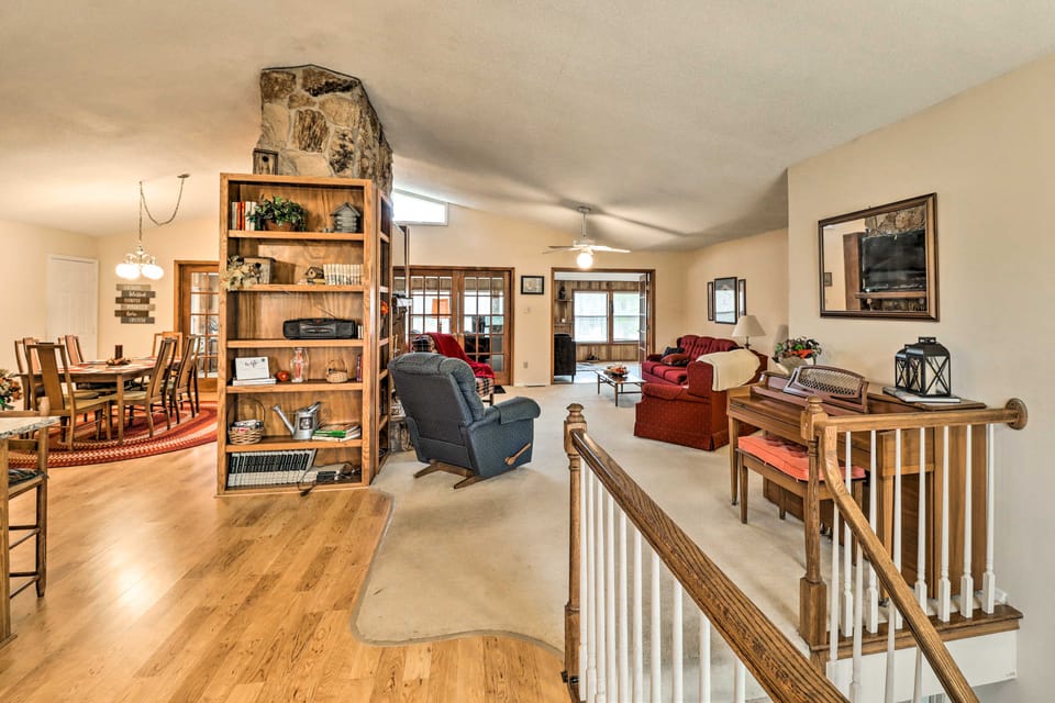 40-Acre Poplar Bluff Nature Lovers Paradise! House in Ozark Mountains
