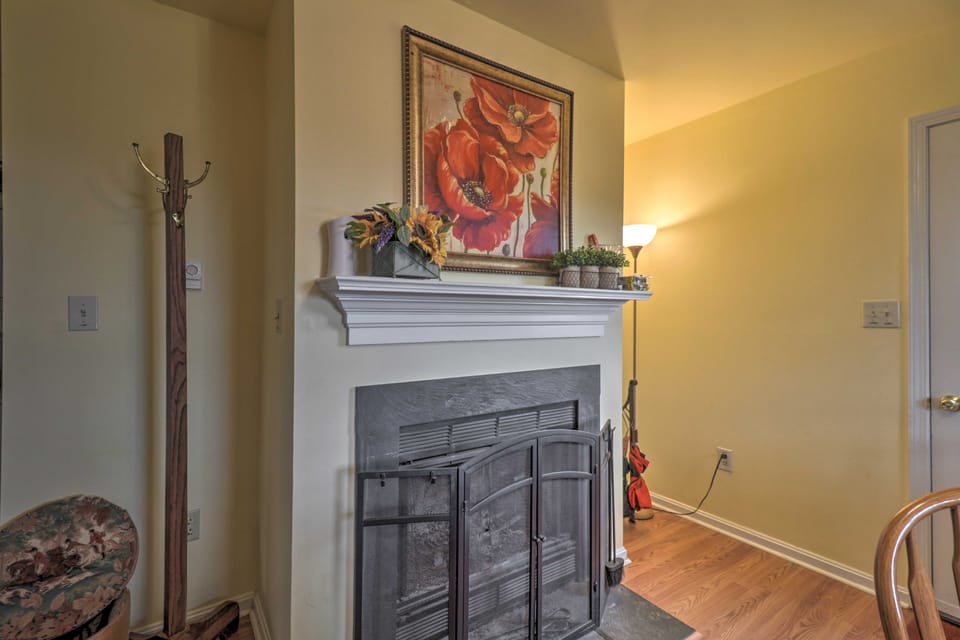 Cozy Rixeyville Cottage w/ Deck, Grill, & Stabling Cottage in Shenandoah Valley