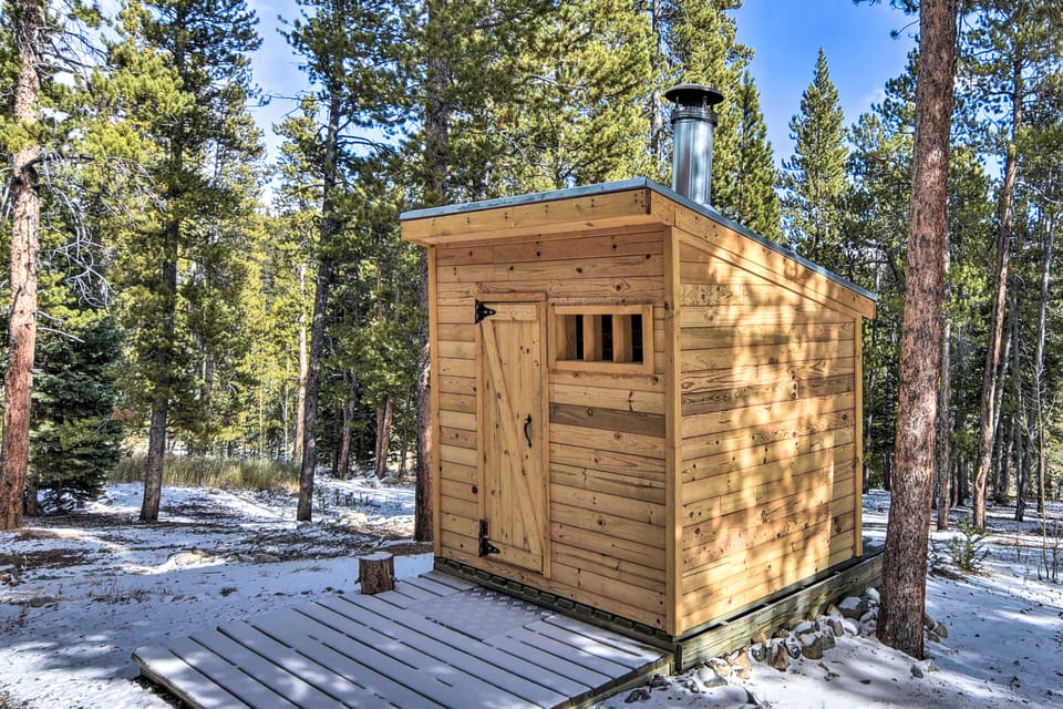 Remodeled Fairplay Log Cabin w/ Wood-Burning Sauna House in Park County