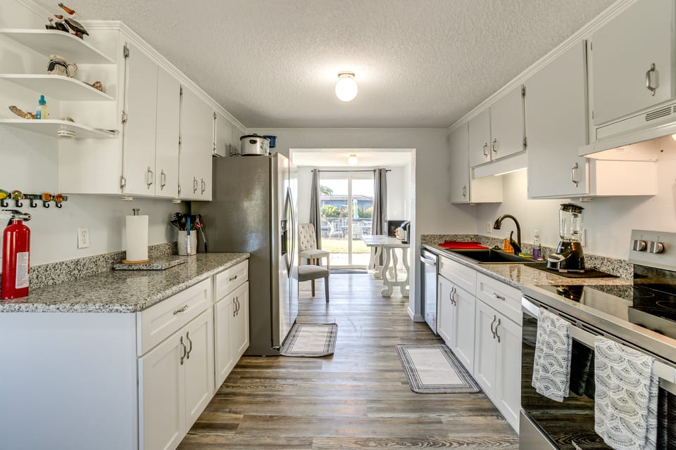 Dock, 3 Mi to Beach: Canal-Front Englewood Escape House in Englewood