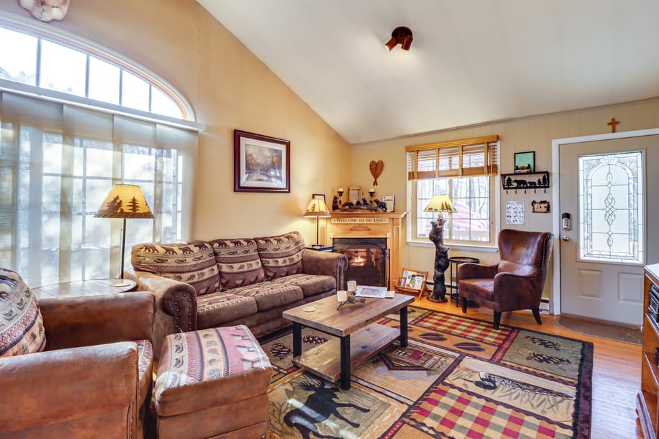 3 Mi to Big Boulder Mtn! Poconos Home w/ Game Room House in Hickory Run State Park