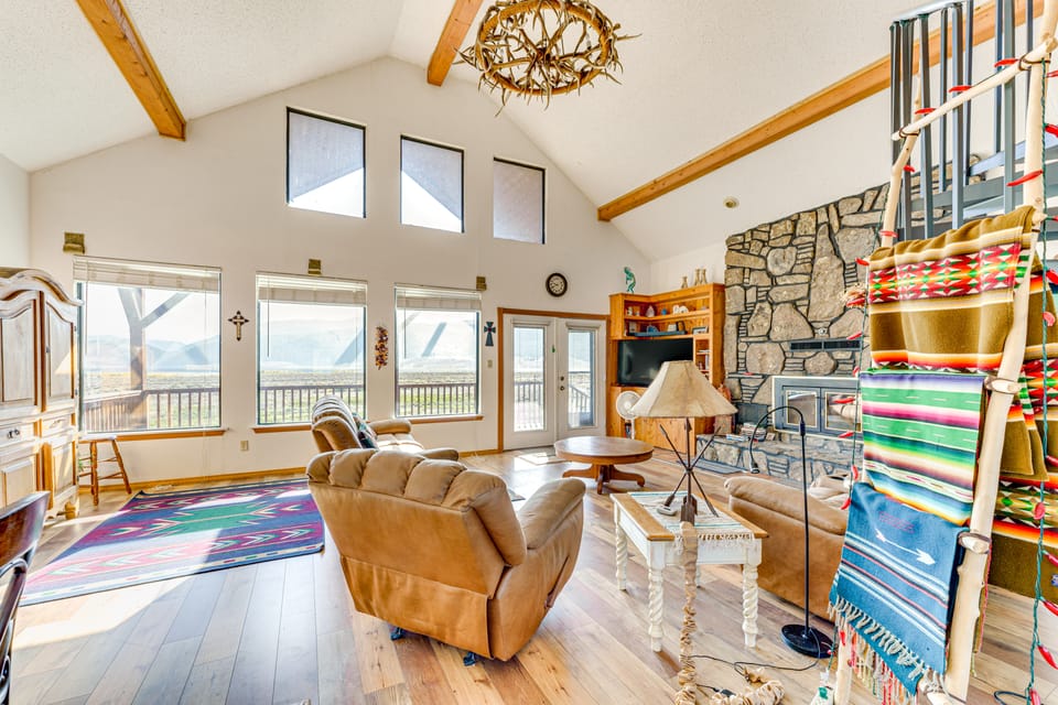New Mexico Cabin Hideaway w/ Eagle Nest Lake Views House in New Mexico