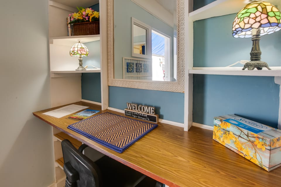 Sun-Soaked Studio w/ Pool Access in Lake Worth! Apartment in Lake Worth