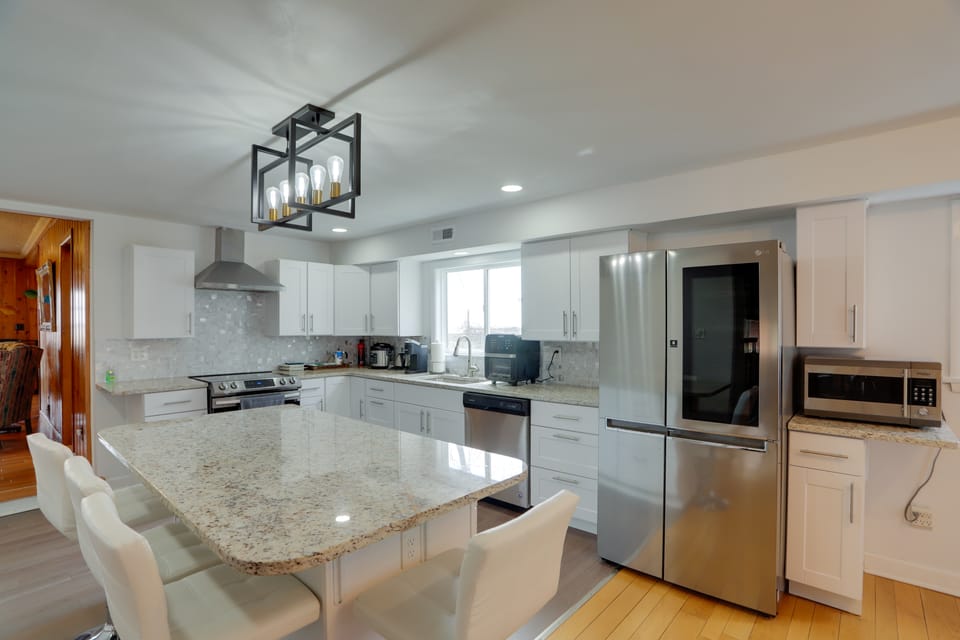 Spacious Lakefront House w/ Backyard Fire Pit House in Jerusalem Township