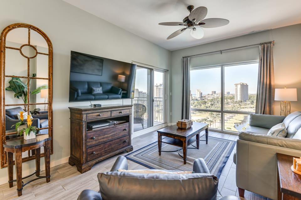Balcony & Views! 'Beach Bliss' in Sandestin Resort Apartment in Miramar Beach