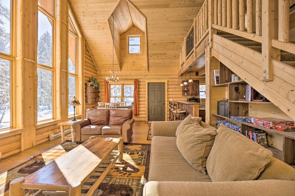 Sunny Forest Cabin w/ Views of Pikes Peak Mtn! House in Colorado